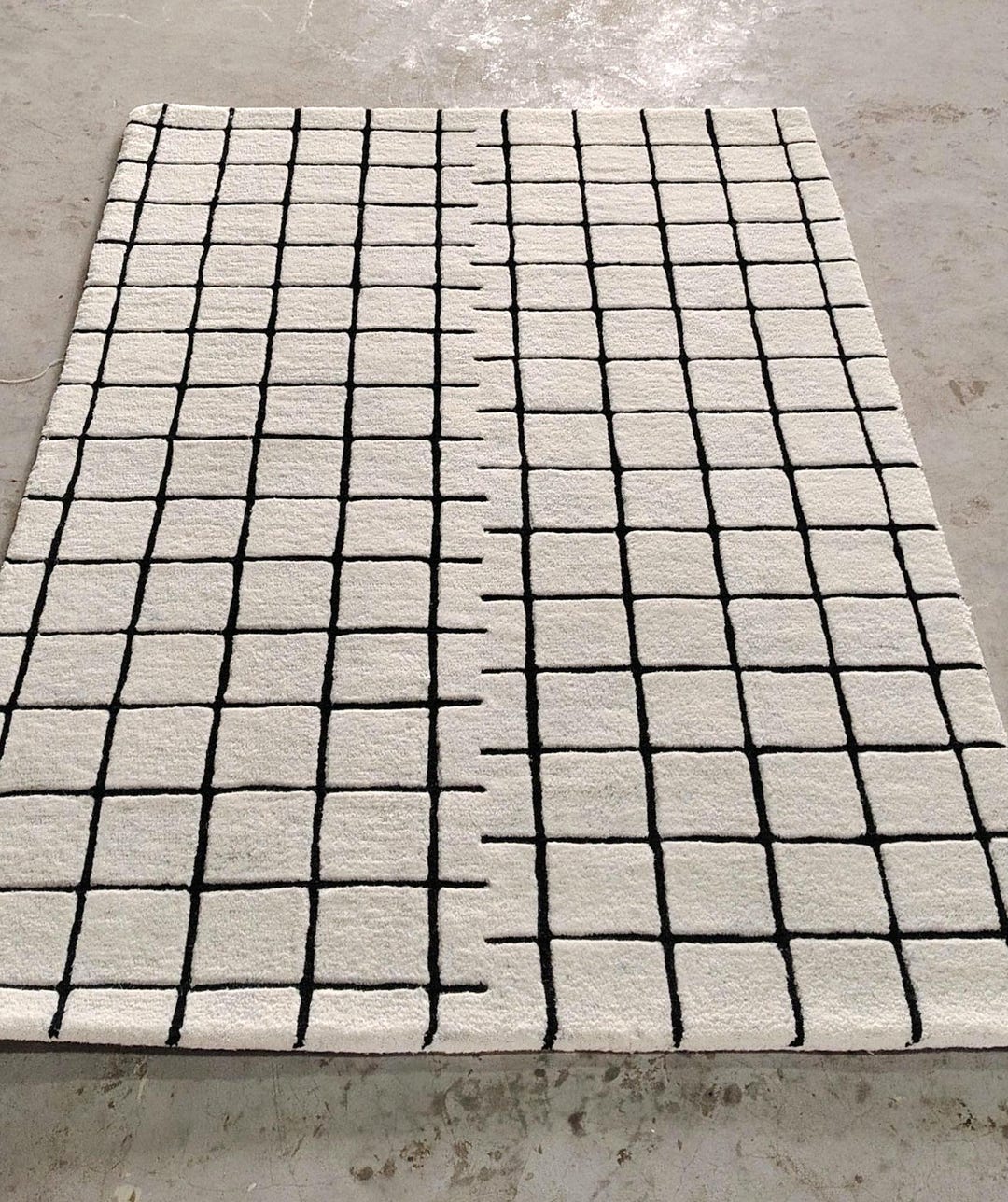Hand-tufted Wool Grid Rug, Minimalist Checkered Design - Etsy