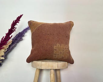Cojín marroquí de lana hecho a mano – Funda de cojín bereber con tonos naturales y detalles marrones, decoración étnica acogedora – 45 x 45 cm