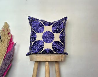 Capa de almofada marroquina em seda, bordada em marfim e roxo real, almofada decorativa feita à mão, estilo boho, tamanho personalizado.