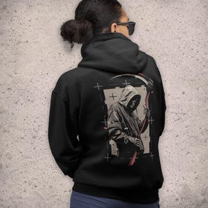 Grim Reaper-huvtröja med ryggtryck, alternativ streetwear, svart grafisk pullover bild 6