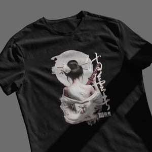 Samurai Warrior T-Shirt: Japanese Streetwear with Katana Graphic