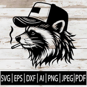 Puede incluir: Ilustración en blanco y negro de un mapache con gorra de béisbol y fumando un cigarrillo. El mapache tiene detalles de pelaje, y la gorra tiene un diseño rectangular. La imagen incluye las opciones de tipo de archivo: SVG, EPS, DXF, AI, PNG, JPEG y PDF.