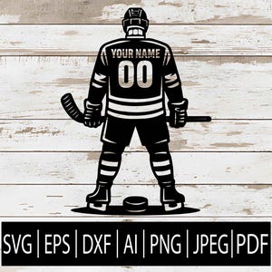 Könnte beinhalten: Schwarz-weiße Illustration eines Eishockeyspielers mit dem Text "YOUR NAME" und der Nummer "00" auf dem Trikot. Der Spieler hält einen Hockeyschläger und ein Puck liegt auf dem Eis. Dateiformatoptionen.