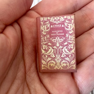Micro Mini Book - Broche - Alfinete - Emma