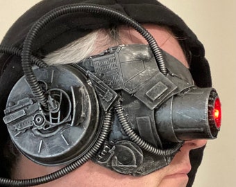 cosplay bionic eye 40k  or borg style mask.  right sided