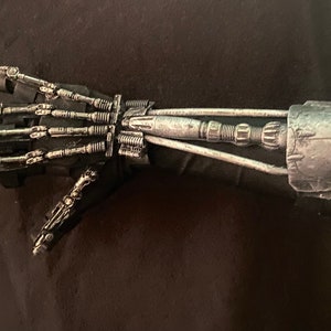 Brazo esquelético de robot Terminator, pieza de disfraz de cyborg de cosplay.