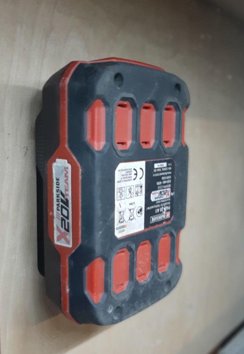 Support mural pour batterie Parkside X20 V