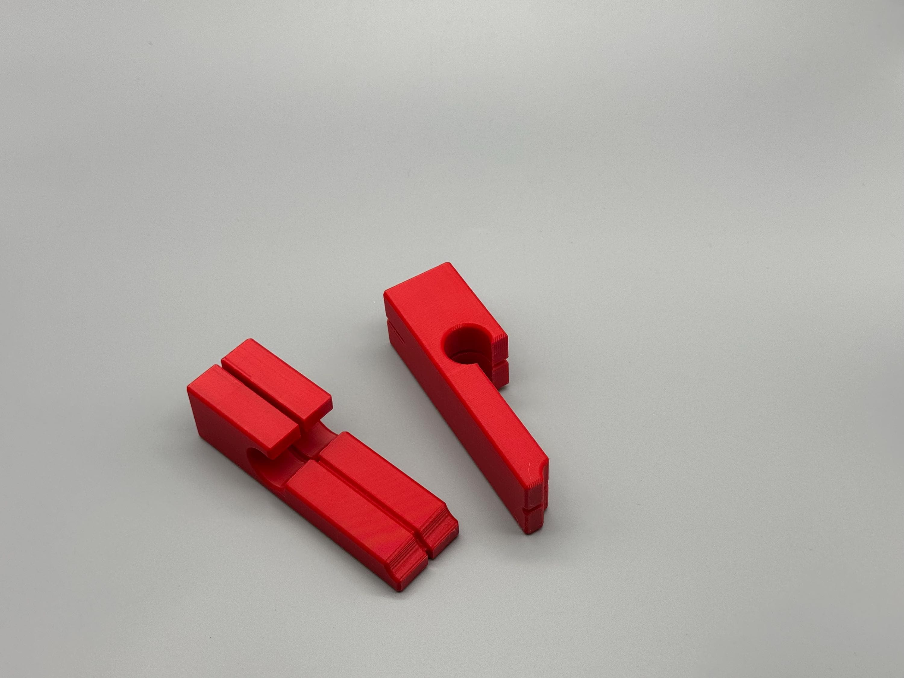 Bricklayer’s Line Pin Set – Steel Masonry Levelling Tool With 5m Alignment String, 2 Nails, And Mud Scraper Trowel, 5.83” Pins