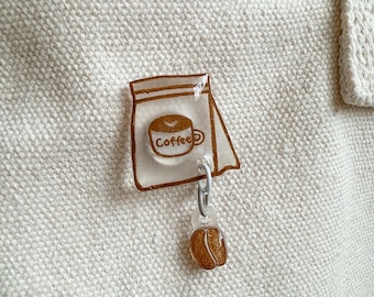 Coffee pin//food pin//cute coffee badge //handmade pin//pin for bags and hats//accessory for bag//gift for him or her//coffee bean pin