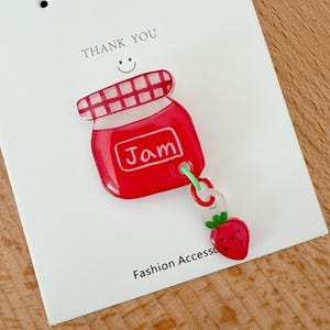 Strawberry jam pin//jam pin badge //handmade pin//pin for bags and hats//accessory for bag//gift for him or her//honey gift/strawberry pin