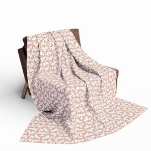 Cozy Arctic Fleece Blanket, Soft Throw for Home, Perfect for Winter Nights, Gift for Friends, Holiday Decor