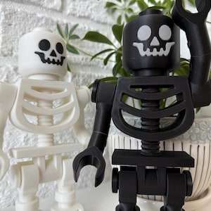 Giant Skeleton Minifigure – 9” Poseable LEGO-Inspired Halloween Décor – 3D Printed Spooky Display Toy for LEGO Fans