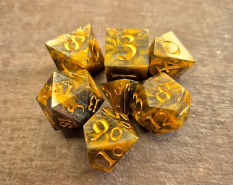 Dados de resina con borde afilado de Burning Gold