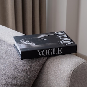 Smoky Vogue Icon Dekorative Faux Bücherbox mit Versteckter Aufbewahrung für Kaffeetisch, Bücherregal, Manteldekor |  Foto, Andenken Aufbewahrung