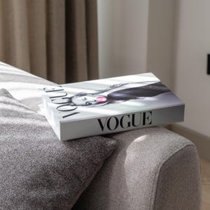 Vogue Bubblegum Art Dekorative Faux Bücherbox mit Versteckter Aufbewahrung für Kaffeetisch, Bücherregal, Manteldekor | Foto, Andenken Aufbewahrung