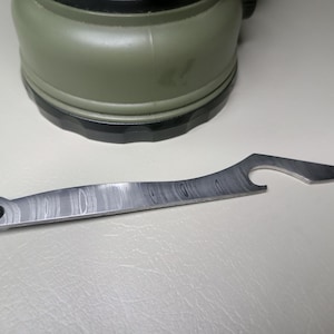 Chaveiro abridor de garrafas EDC em aço Damasco | Chaveiro artesanal para presente | Aço Damasco forjado à mão