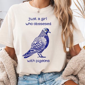 Just a Girl Who Loves Pigeons Shirt, Pigeon Lover Gift, Animal Vintage Tee, Retro Bird Lover Top, Funny Graphic Apparel Tshirt, Gift For Her