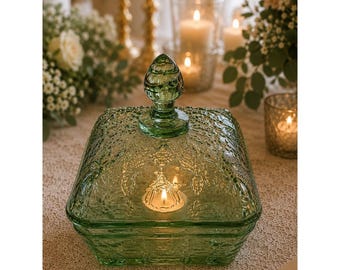 Vintage Tiara Chantilly Green Bee Box by Indiana Glass | Covered Candy Dish | Cottagecore Jewelry Box | 1970s Bee Decor