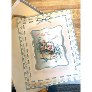 Cartão de felicitações vintage dos anos 1940 com amor para minha esposa, design de cesta floral grande