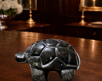 Tortue sculptée signée SHINGI, sculpture serpentine, figurine reptile amphibien