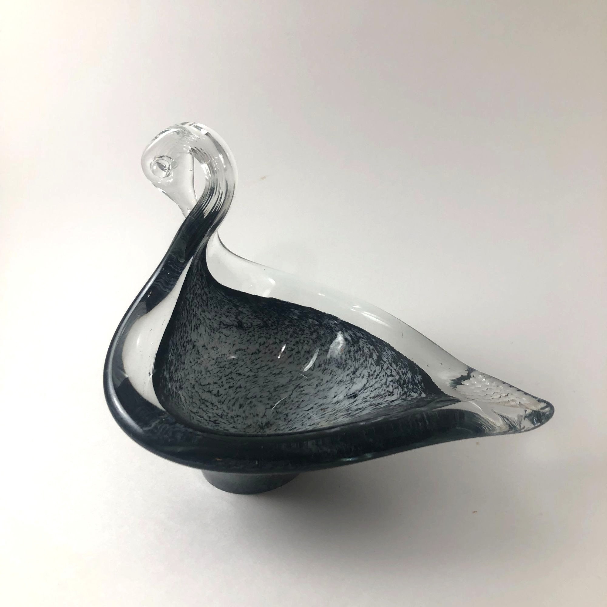 エレガントなヴィンテージアートガラススワントリンケットディッシュ