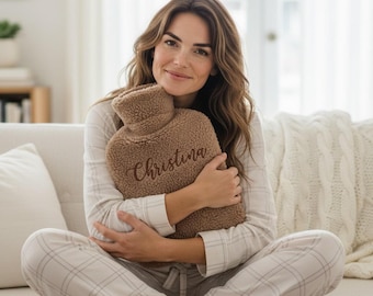 Funda de forro polar personalizada para botella de agua caliente: inicial personalizada, funda suave y esponjosa, ideal para botellas de 1 o 2 litros, regalo ideal para el invierno.