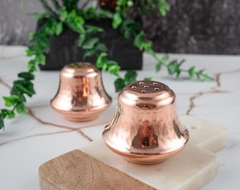 Salt & Pepper Shaker, Handmade Hammered Copper, Cute Homewarming Gift,Autumn Kitchen Decor,Salt And Pepper Vials,Hostess Gift,Housewarming