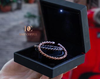 Pulsera de cobre hecha a mano: brazalete curativo, caja de regalo iluminada