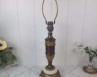 Vintage Neoclassical Urn-Style Table Lamp with White Marble Base — Mid-Century Hollywood Regency Decor