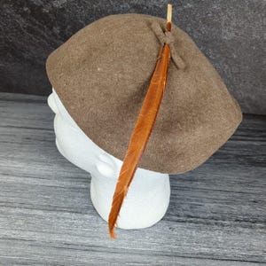 Vintage Neumann-Endler LUXOR Cream 100% Wool Pheasant Feather Cloche 1950 1960 Spectacular 1960s Jack McConnell Pheasant Feather Cloche Hat  main image 3