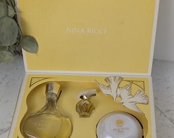 Vintage 1970s Nina Ricci L’Air du Temps Gift Box Trio – EDT, Parfum Miniature, & Soap (Original Box)