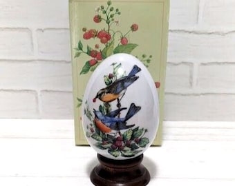 1984 Vintage Avon Four Seasons Porcelain Egg Series Summers Song NIB, Bluebirds