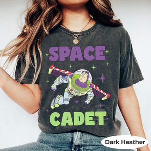 Retro Disney Toy Story Buzz Lightyear Space Cadet T-shirt, Buzz Space Cadet Shirts, Disney Matching Shirt, Disneyland Family Trip Shirt bild 2