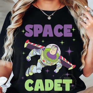 Retro Disney Toy Story Buzz Lightyear Space Cadet T-shirt, Buzz Space Cadet Shirts, Disney Matching Shirt, Disneyland Family Trip Shirt bild 4