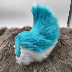 Aqua nub tail