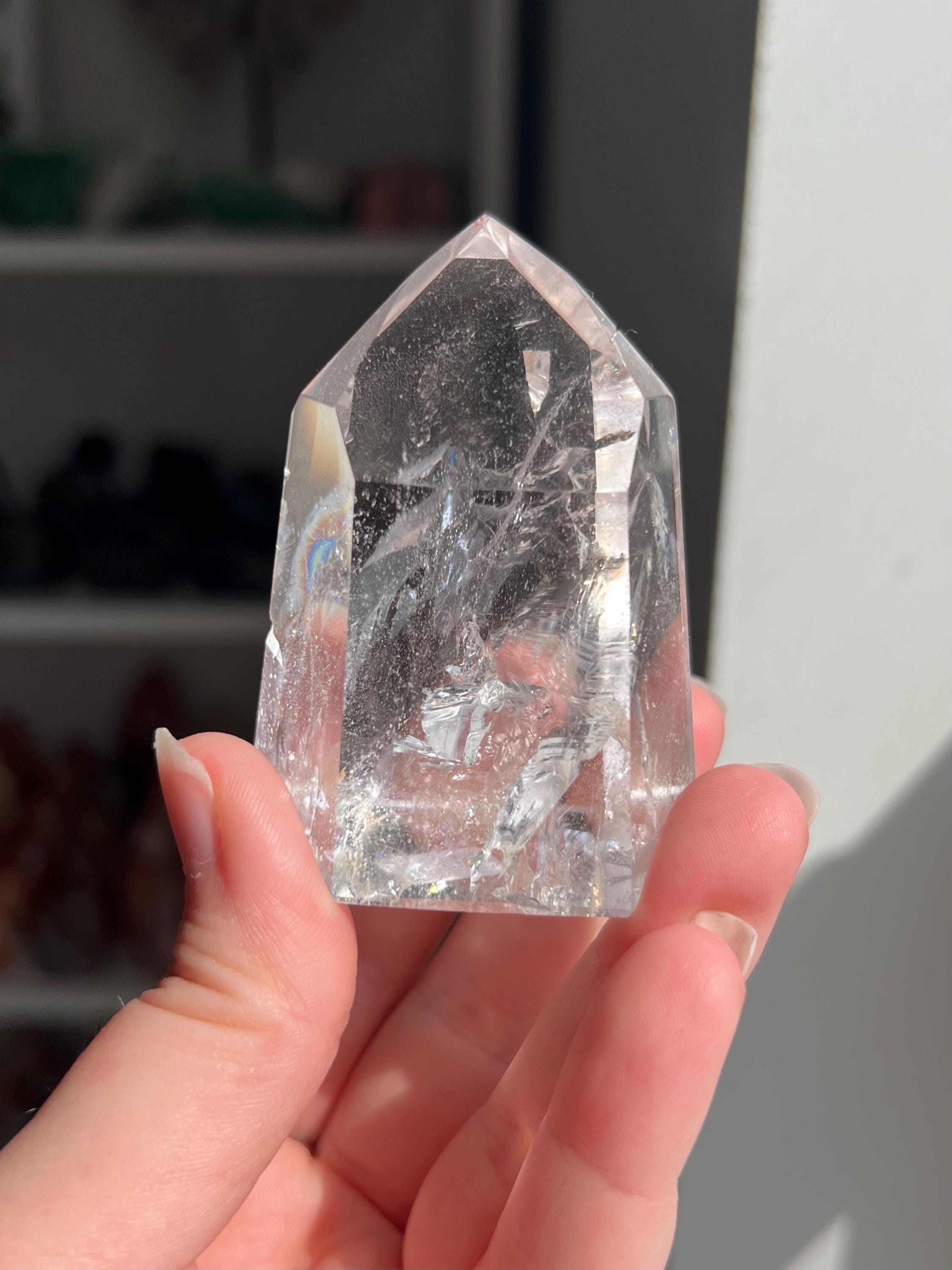 Torre de cristal de quartzo transparente incrível "E" preenchida com arco-íris, pedra do Brasil, cristal de pedra preciosa natural, presente colecionável, decoração natural para casa