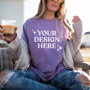 Violet Comfort Colors C1717 T-Shirt Mockup | Violet Comfort Colors Tshirt mockup | Comfort Colors Mockups | Outdoor Oversized | POD Mockups