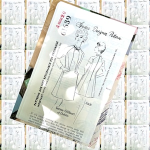Può includere: Un modello di cucito vintage per un cappotto con maniche raglan. Il modello è intitolato "Spadea Designer Pattern" e presenta un disegno di due donne che indossano il cappotto. Il modello è di Irene Gilbert di Dublino ed è di taglia 20.