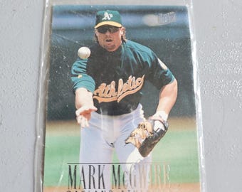Mark McGwire 1996 Fleer Baseball Card - Oakland Athletics #115