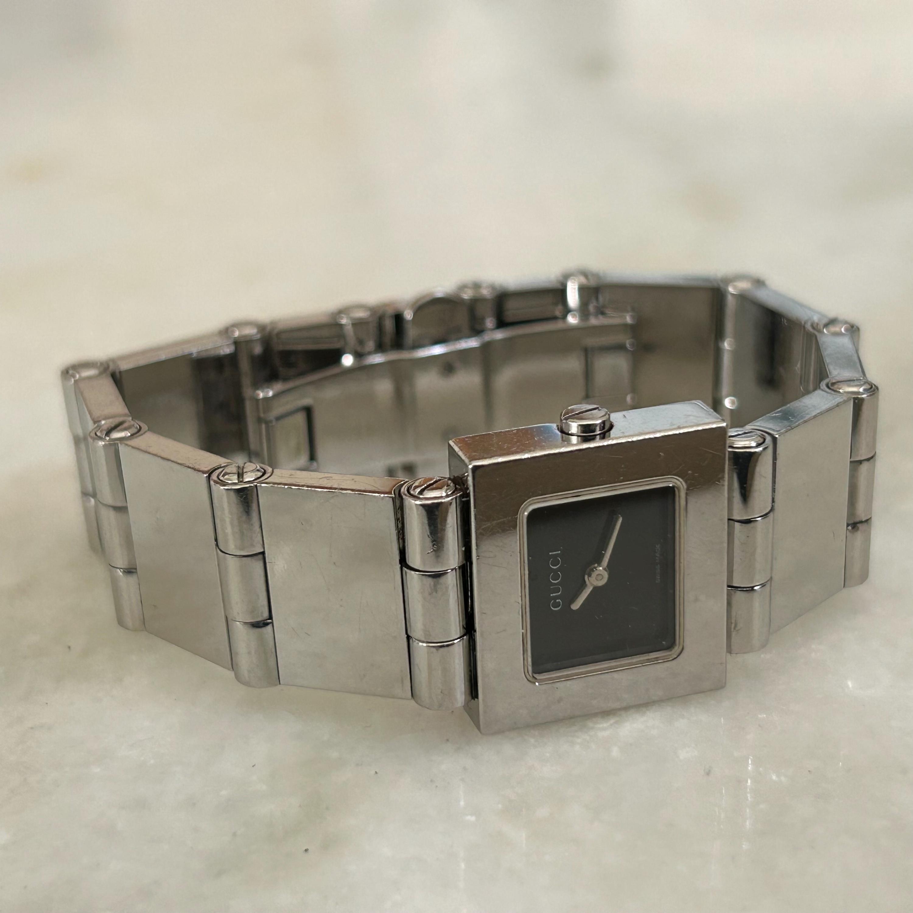 Vintage Gucci Women display picture 1