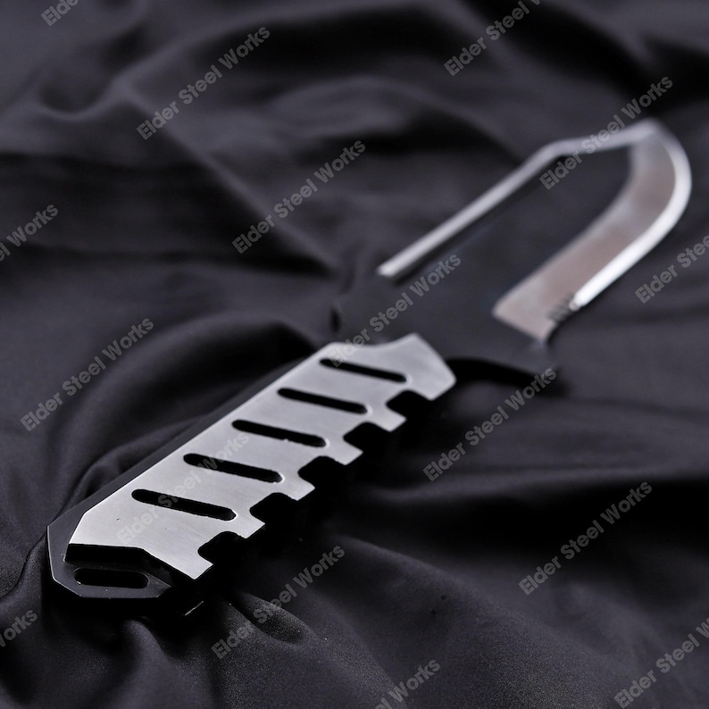 Metal Gear Solid 4 Old Snake Knife Replica | Handmade Display, Cosplay Prop image 8