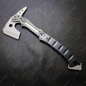 Leon Kennedy-inspirerad yxa-replika | Resident Evil Requiem Axe Full Tang Gaming Axe samlarobjekt bild 3