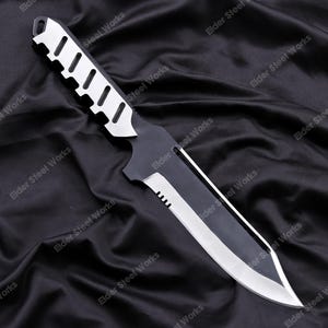 Metal Gear Solid 4 Old Snake Knife Replica | Handmade Display, Cosplay Prop image 11
