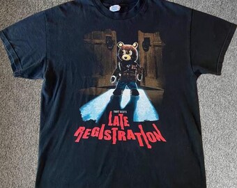 トップス 00s Kanye West Late Registration tee Late Registration Kanye West Graphic T-Shirt