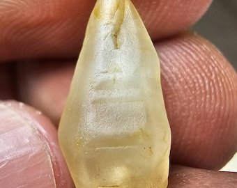 Natural Yellow Sapphire Crystal 7.50crt sri lanka