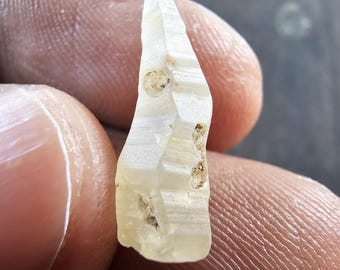Natural Yellow Sapphire Crystal 6.50crt sri lanka