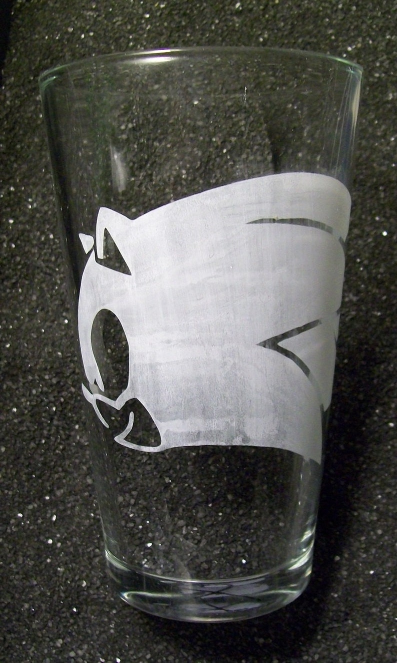 Sonic the Hedgehog etched beer glass tumbler pint Etsy