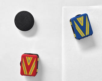 Emergency Medical Services Backpack, Red & Blue Magnets | For Refrigerator, Locker or Magnetic Board | Ideal for Emergency Medical Services and Paramedics