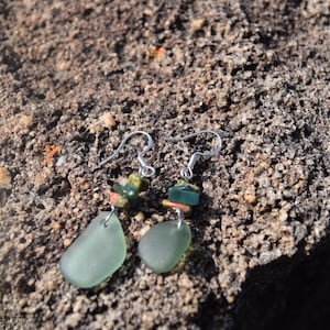handmade sterling silver 925, green gemstone chips and seaglass earrings