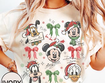 Camiseta navideña Comfort Color Disney Coquette Bow, camiseta navideña de Mickey y sus amigos, viaje navideño familiar a Disney.